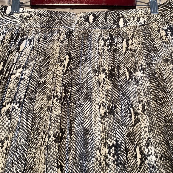 J Crew Midi Skirt - Picture 2 of 9